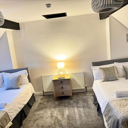 Shm Stays Solihull Hs2 Nec Airport Nr M6 M40 M42 Great For Long & Short Stays 15 Min Walk To Train Station 5 Min Drive To Town Centre Outside Bus Stops & Supermarket Free Parking Kültér fotó