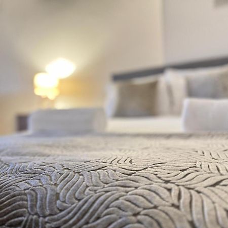 Shm Stays Solihull Hs2 Nec Airport Nr M6 M40 M42 Great For Long & Short Stays 15 Min Walk To Train Station 5 Min Drive To Town Centre Outside Bus Stops & Supermarket Free Parking Kültér fotó
